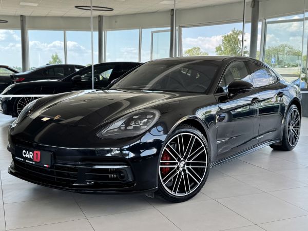 Porsche Panamera 4S 324kW Chrono Dověry 